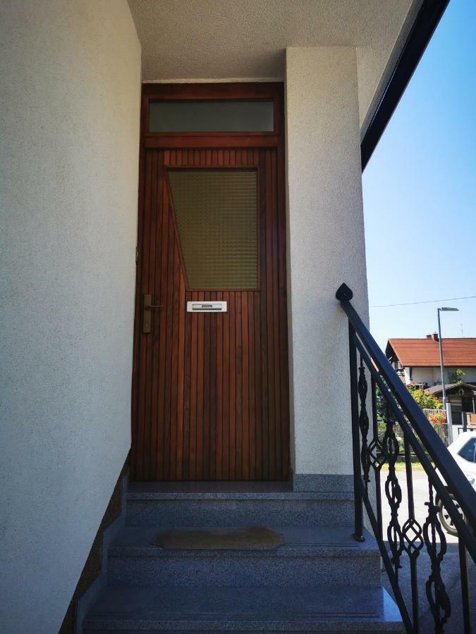 Apartmaji Tomsic 莫斯特拉纳 外观 照片